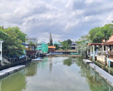 Private House at Yacht Club 1
