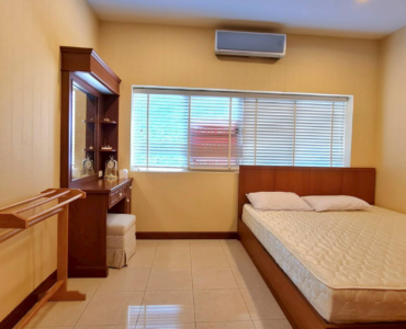 3 bedrooms Condo Yacht Club