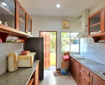 3 bedrooms condo yacht club