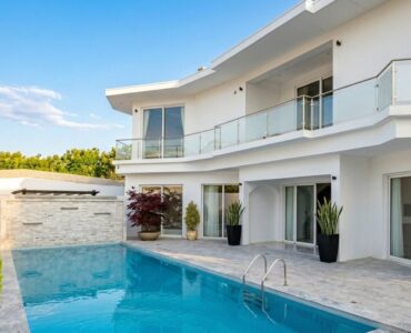 business pool villa