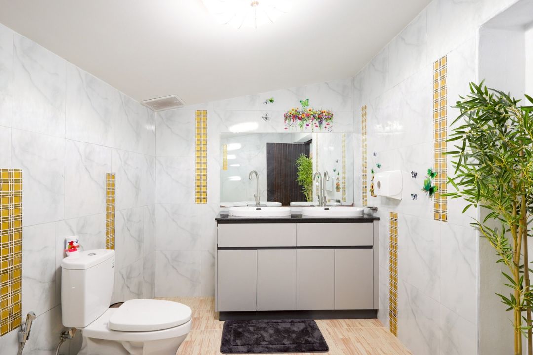 White House Wat Boon-bathroom