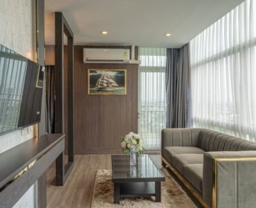 Pet-Friendly Corner Unit 2