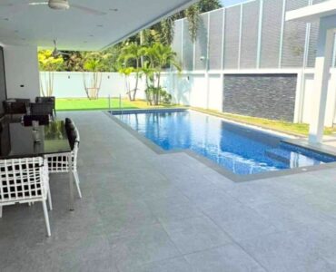 A Modern Luxury House on Pratamnak Hill
