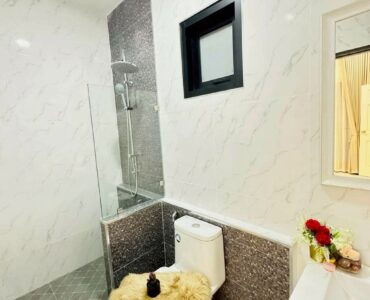 Newly Built Luxury Corner Pool Villa North Pattaya