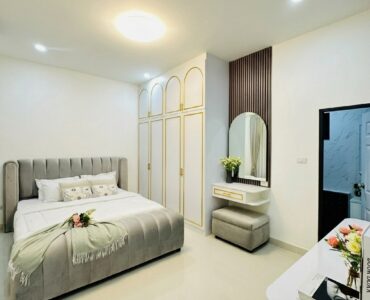 Newly Built Luxury Corner Pool Villa North Pattaya