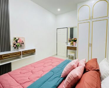 Newly Built Luxury Corner Pool Villa North Pattaya