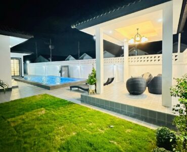 Newly Built Luxury Corner Pool Villa North Pattaya
