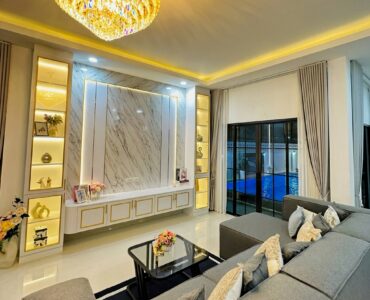 Newly Built Luxury Corner Pool Villa North Pattaya