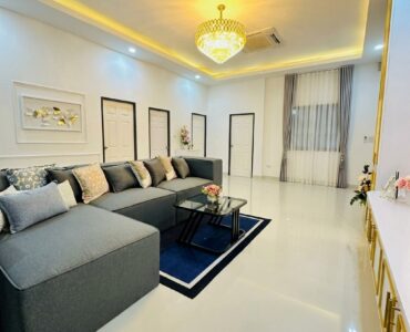 Newly Built Luxury Corner Pool Villa North Pattaya