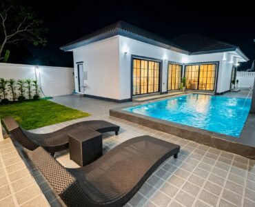 Newly Built Luxury Corner Pool Villa North Pattaya