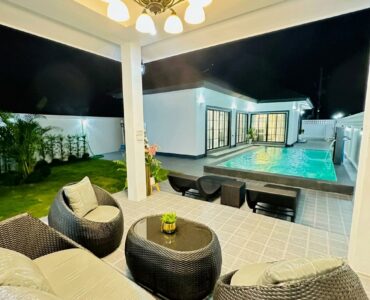 Newly Built Luxury Corner Pool Villa North Pattaya
