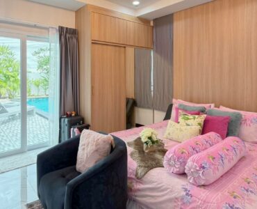 Modern Luxury Pool Villa near the International schools