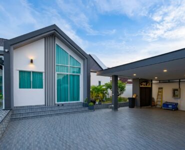 Modern Luxury Pool Villa near the International schools