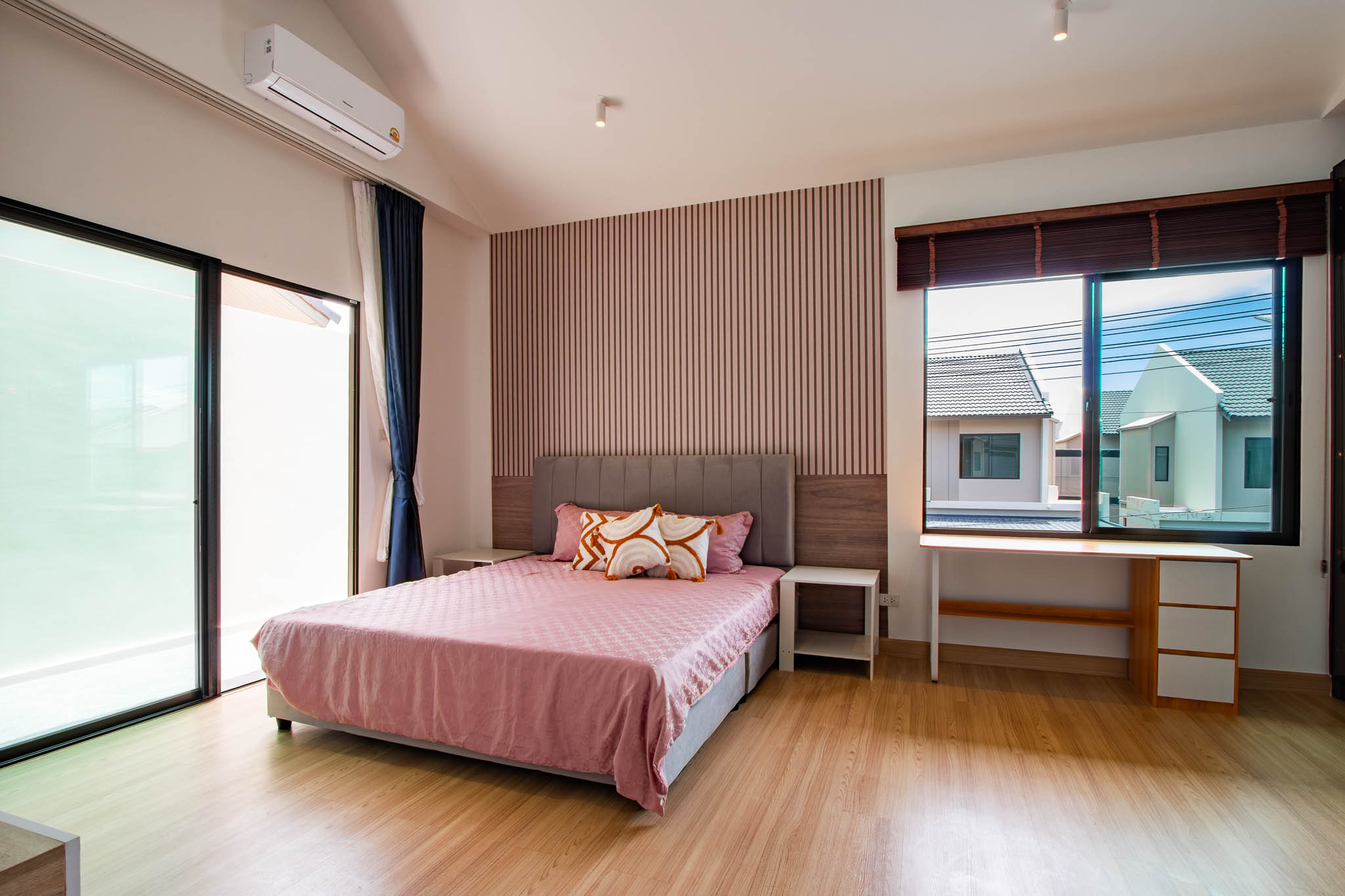 Modern House near Pattaya Moterway