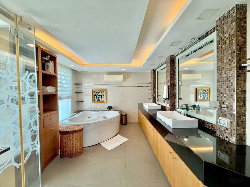 Cosy Beach View Condominium