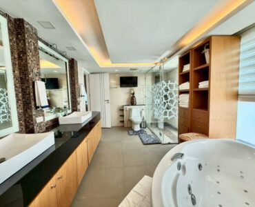 Cosy Beach View Condominium
