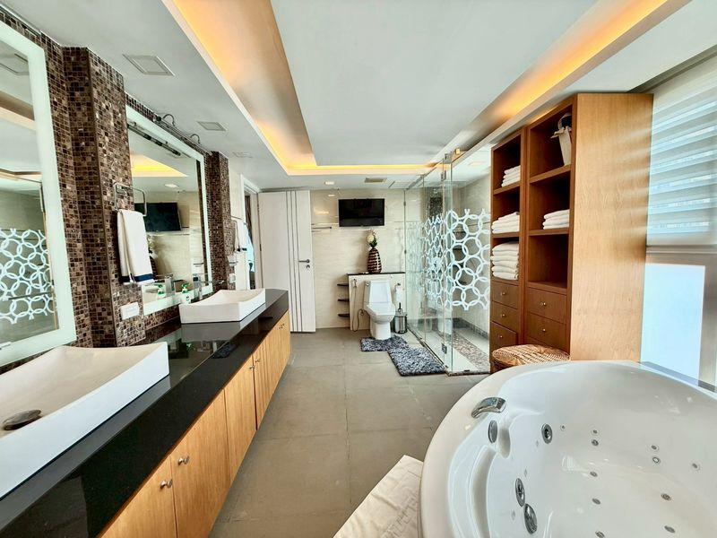 Cosy Beach View Condominium