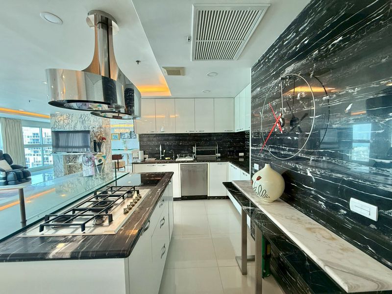 Cosy Beach View Condominium