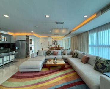 Cosy Beach View Condominium