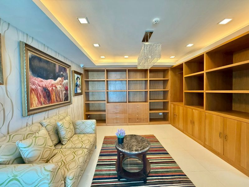 Cosy Beach View Condominium