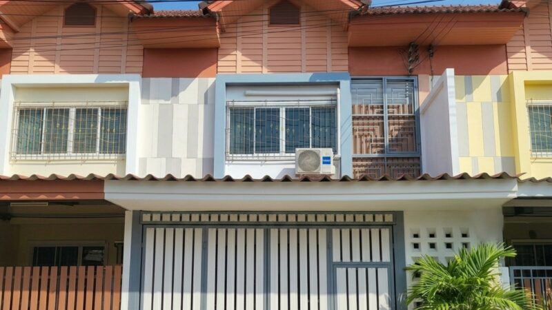 Townhome near Market Pattaya