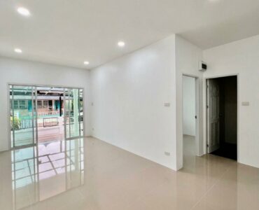 Newly Renovated Townhouse in Sattahip