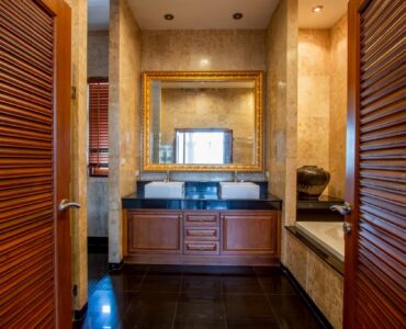 bathroom-view-talay-marina-najomtien