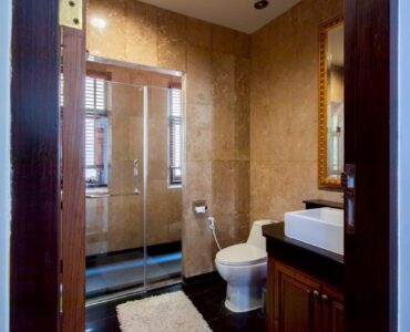 bathroom-view-talay-marina-najomtien