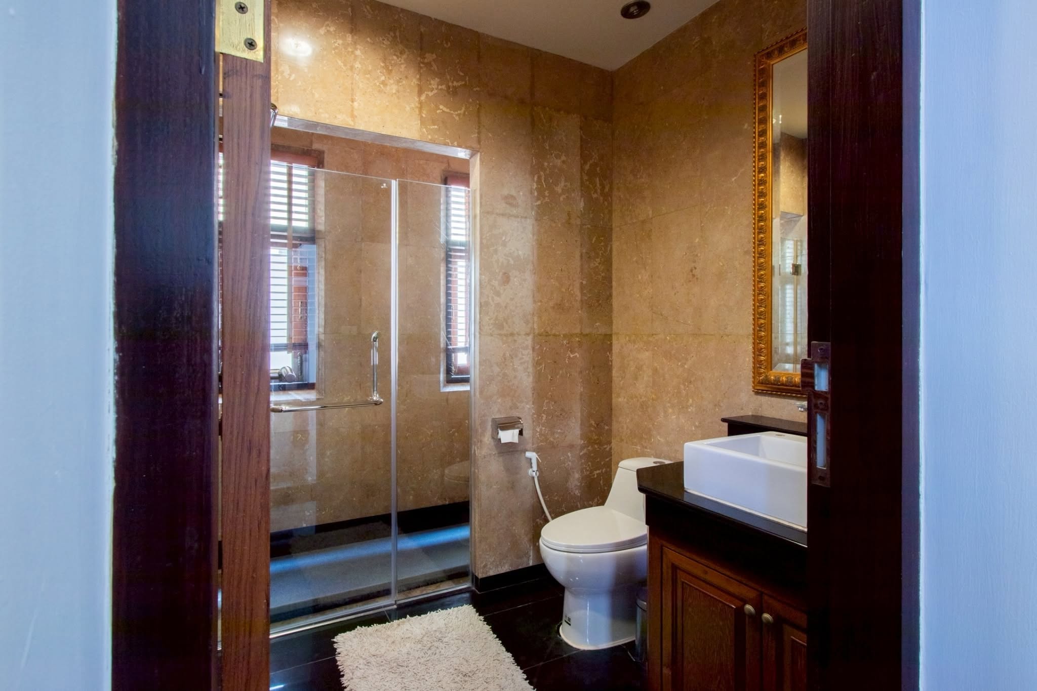 bathroom-view-talay-marina-najomtien
