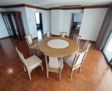 dinning-table-royal-cliff-pattaya
