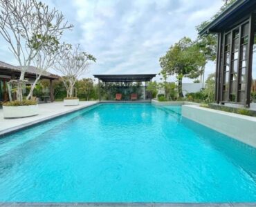 modern-pool-villa-panalee-village-huay-yai