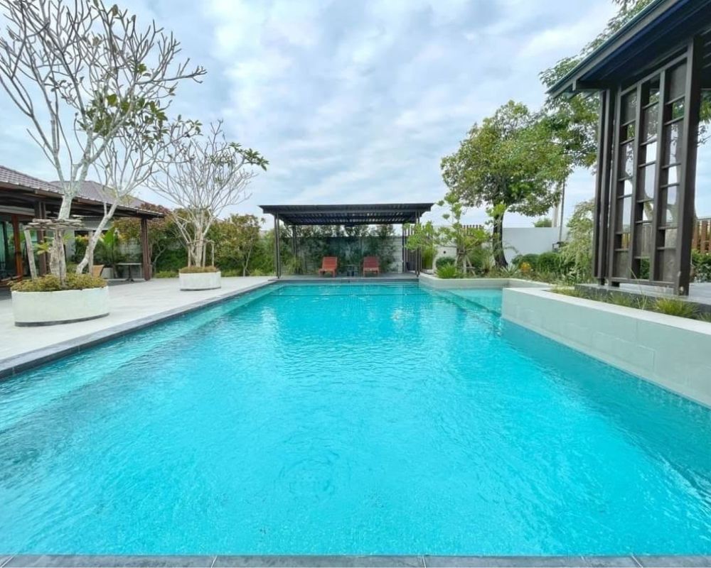modern-pool-villa-panalee-village-huay-yai