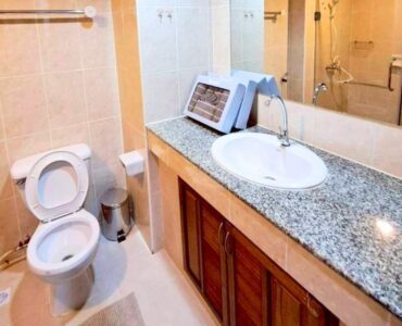 toilet at view talay jomtien beach