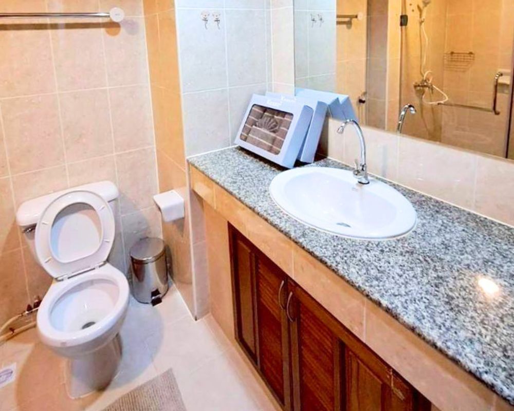 toilet at view talay jomtien beach