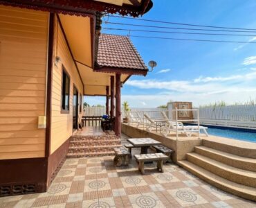 pool-area-pool-villa-bangsaray