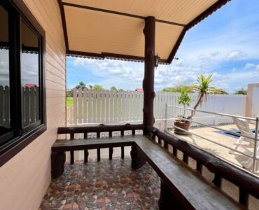 balcony-pool-villa-bangsaray