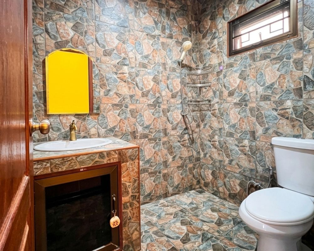 bathroom-pool-villa-bangsaray