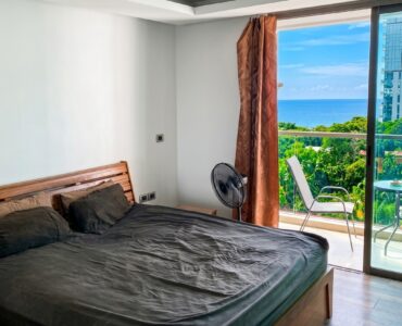 Foreign Quota Condo at The Peak Tower