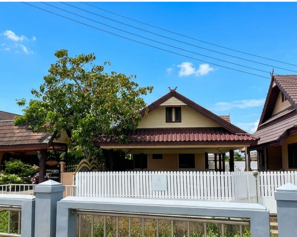 exterior-pool-villa-2-beds-bangsaray
