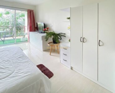 AD Lake & Resort studio for sale-living room2