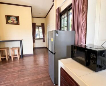 living-room-pool-villa-bangsaray