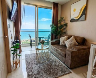 Riviera Jomtien sea view living room rental condo