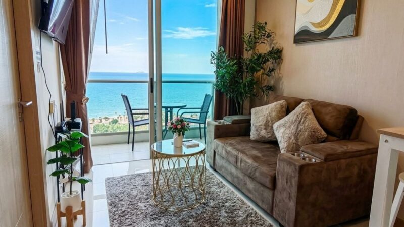 Riviera Jomtien sea view living room rental condo