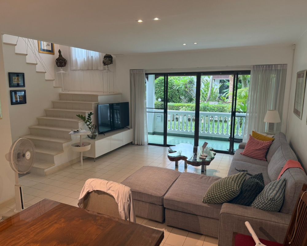 Townhome by the beach Ban Ampher