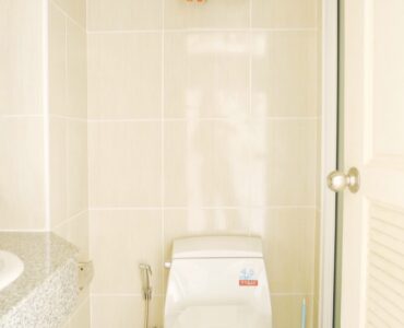 AD Condo Bangsaray-studio-sale-bathroom