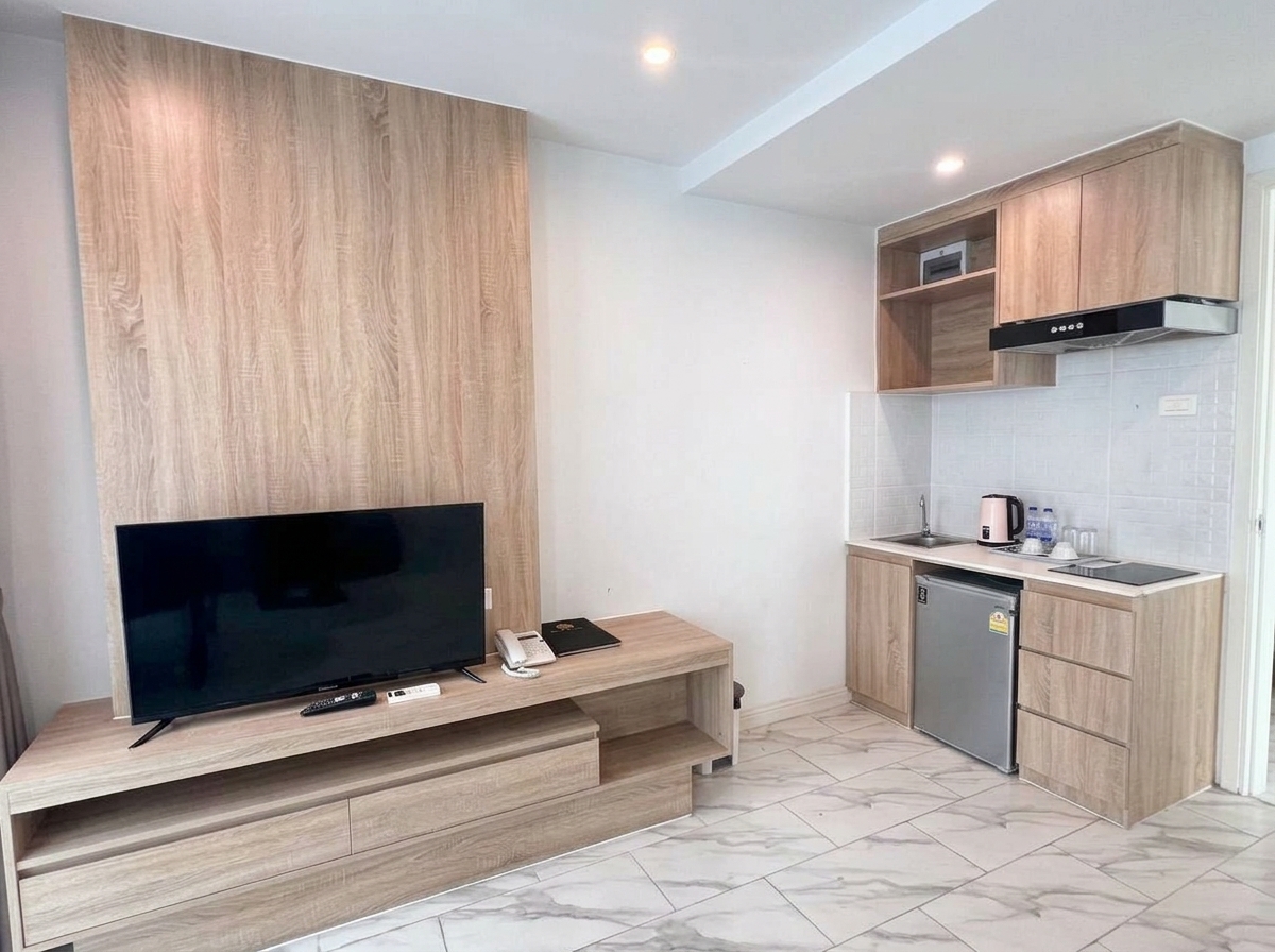 D-Eco Wellness Centre Condo 1 Bed Jacuzzi-living room