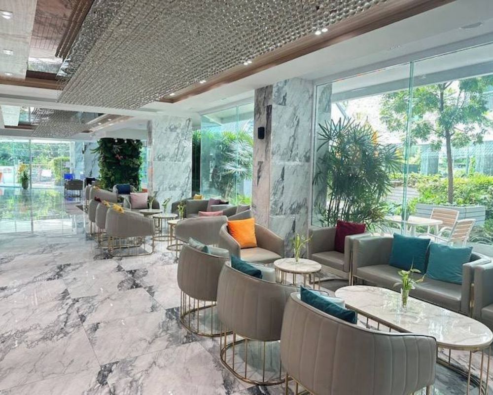Wellness Condo D-Eco Centre 2 Beds for rent-lobby