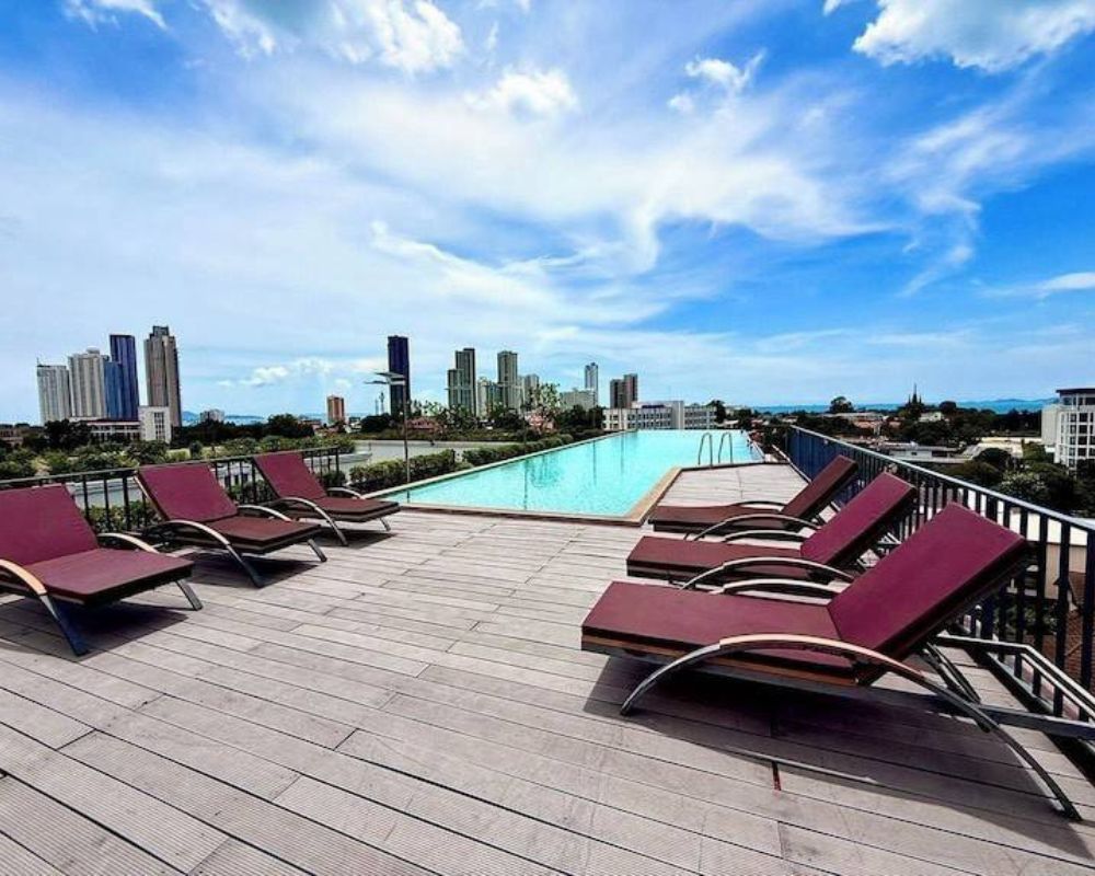D-Eco Wellness Centre Pattaya for rent - Pool view