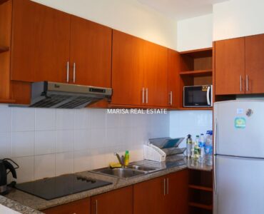 sunrise-beach-condo-sale-kitchen1