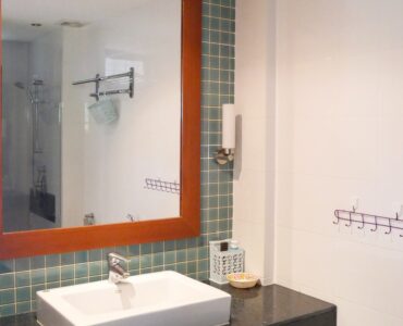 sunrise-beach-condo-sale-bathroom